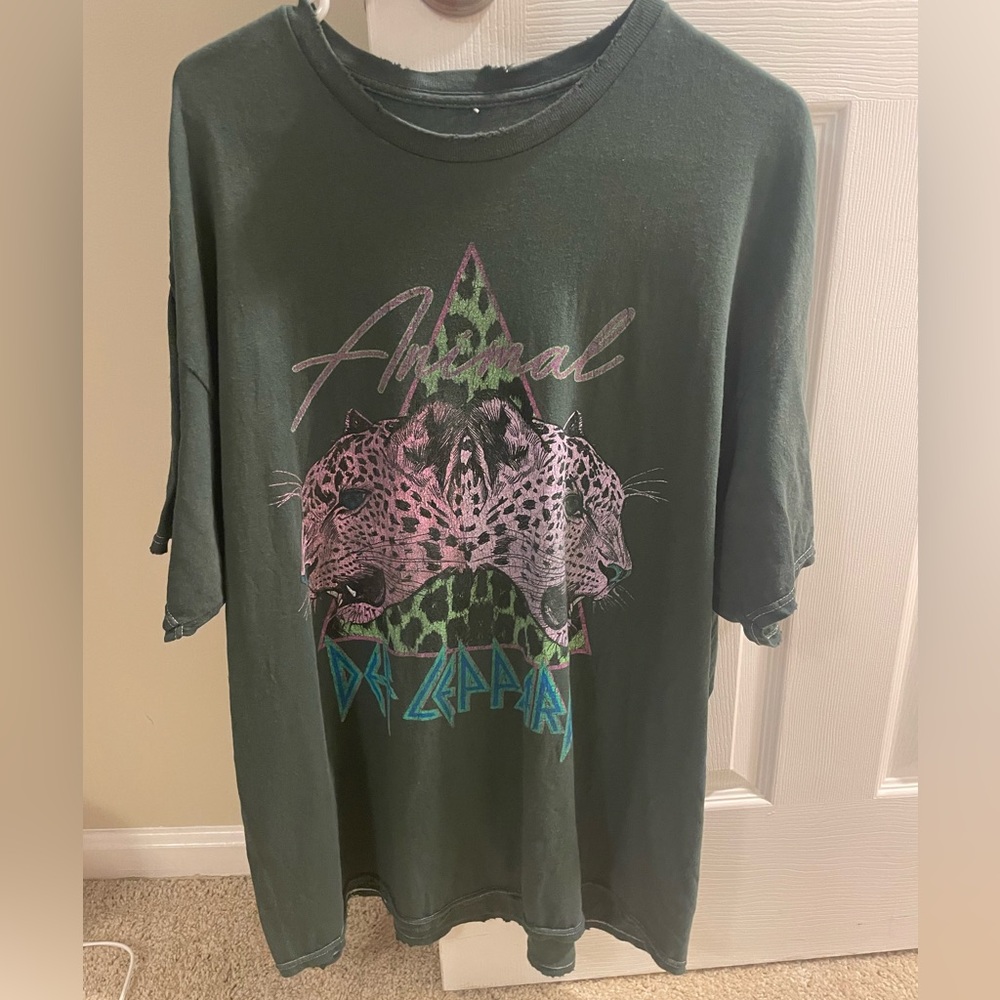 Def Leppard Graphic T-Shirt